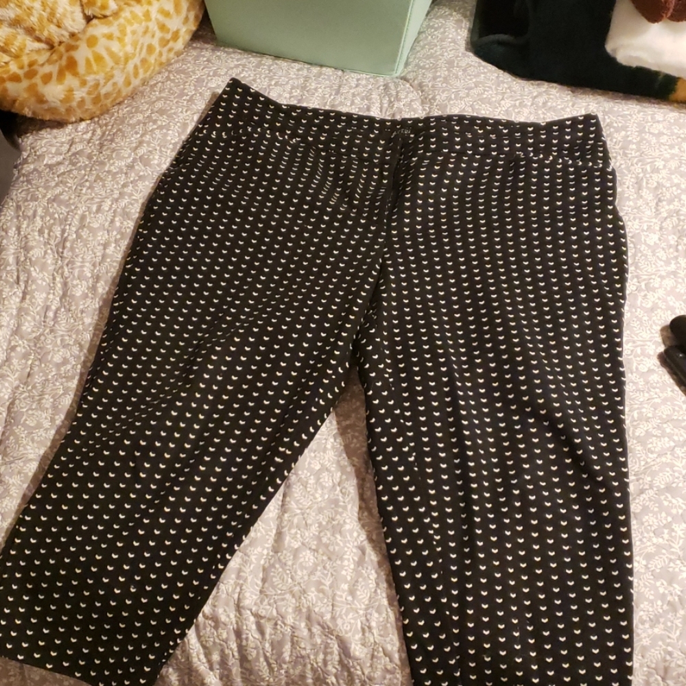 Black with white chevron design capris